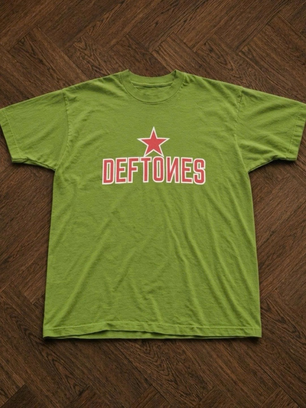 Kiwi Deftones graphic tee